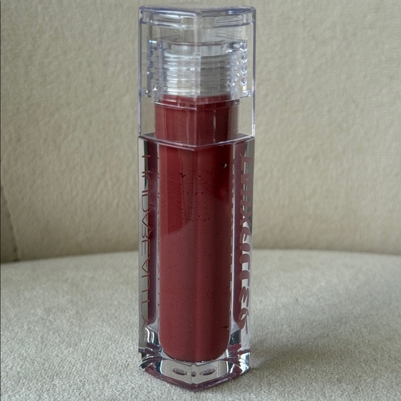 Huda Beauty Faux Filter Lipgloss in BOMBSHELL - Picture 4 of 5